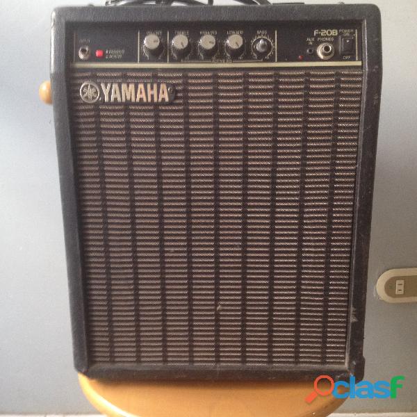 Amplificador Yamaha para bajos