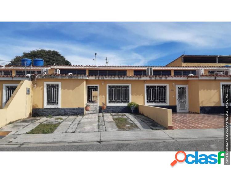 Casa en Venta en Cabudare La Mora 20-6060 AL