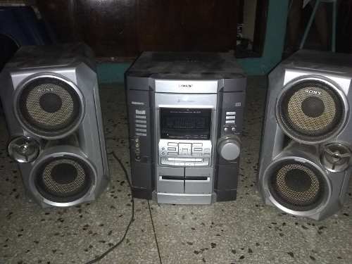 Equipo De Audio Sony Mhc Rg55 Con 2 Cornetas 50t
