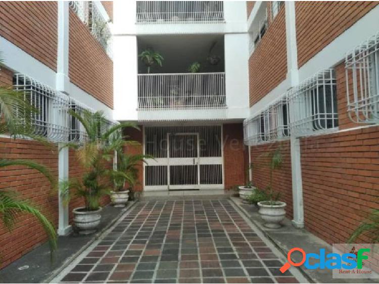 ALEXANDER B vende apartamento al Este de Bqto