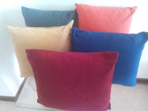 Cojines De Tela En Colores Variados Para Muebles