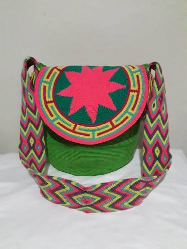 Mochilas Wayuu Con Tapa Y Cinta Multicolores