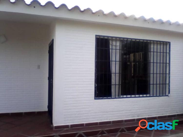 Se vende Casa Las Mercedes RAH: 20-554