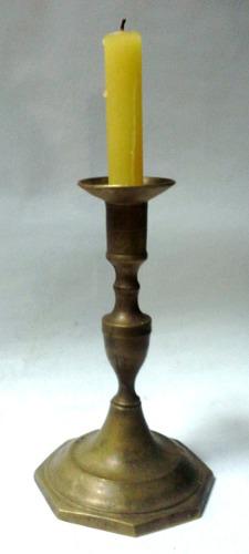 Antiguo Candelabro De Bronce Base Octogonal Cuerpo