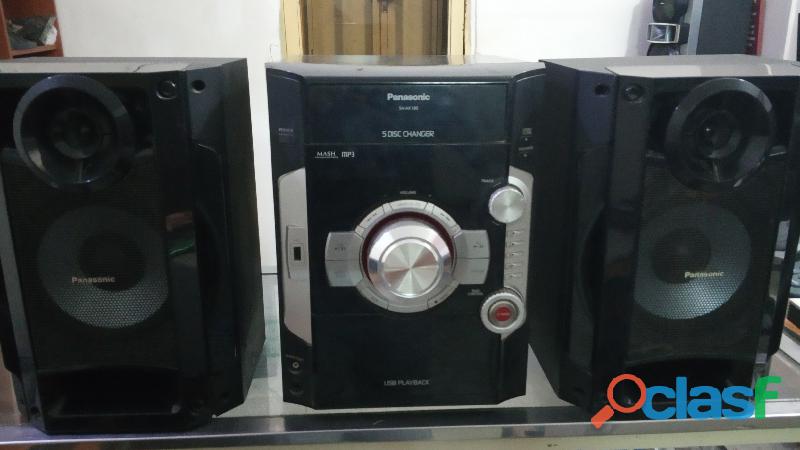 Equipo de sonido Panasonic con control