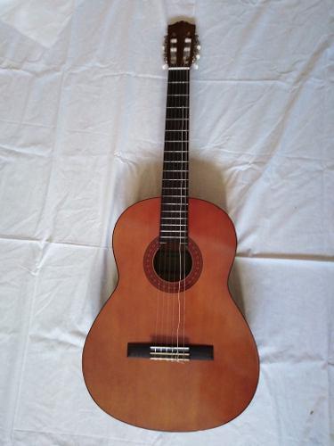 Guitarra Yamaha C40