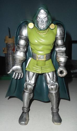 Marvel Toy Biz  Figura De Dr. Doom De 26 Cm De Alto