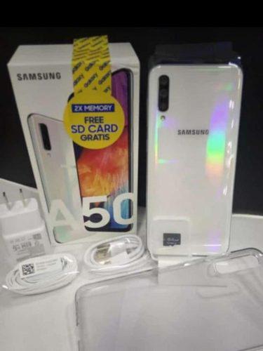 Samsung A50 De 64gb Y Con Memoria De Regalo