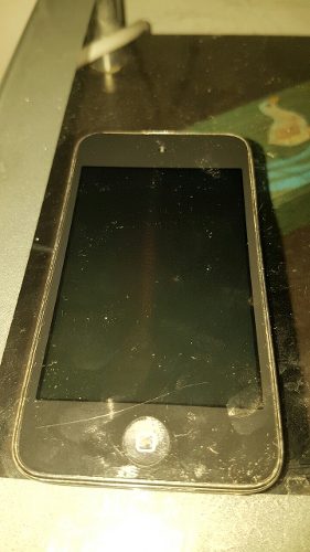 iPod Touch 2 De 32 Gb Dañado, Solo Para Repuesto (10)