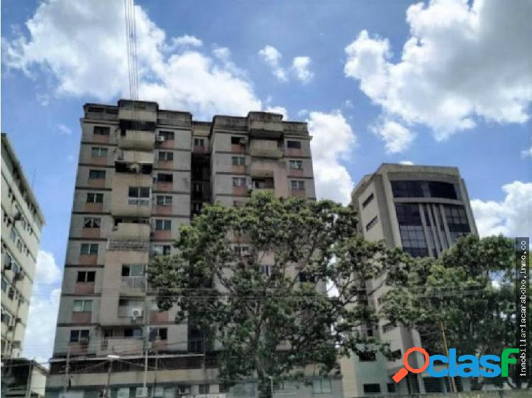 Apartamento Av BolÃ­var Valencia 20-7593 LlN