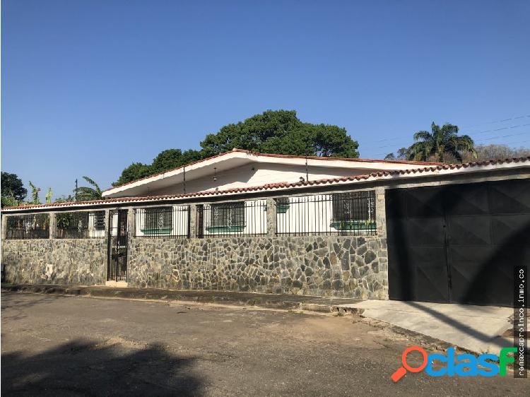 En Venta Amplia Casa Lomas del Este