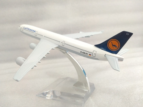 Avión Comercial A340, Lufthansa, Escala , Metálico.