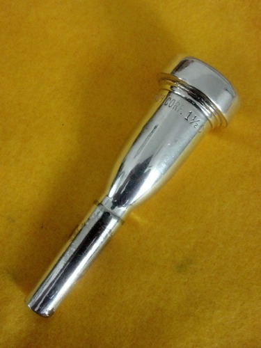 Boquilla Para Trompeta Megatone 1 1/2 C Bach Corp.