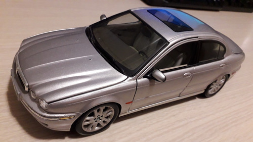 Carro De Coleccion Maisto Jaguar Xtype Escala 1/18