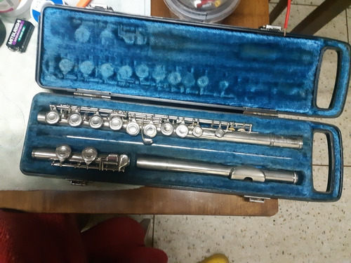 Flauta Transversa Marca Yamaha Mod. Yfl-22n