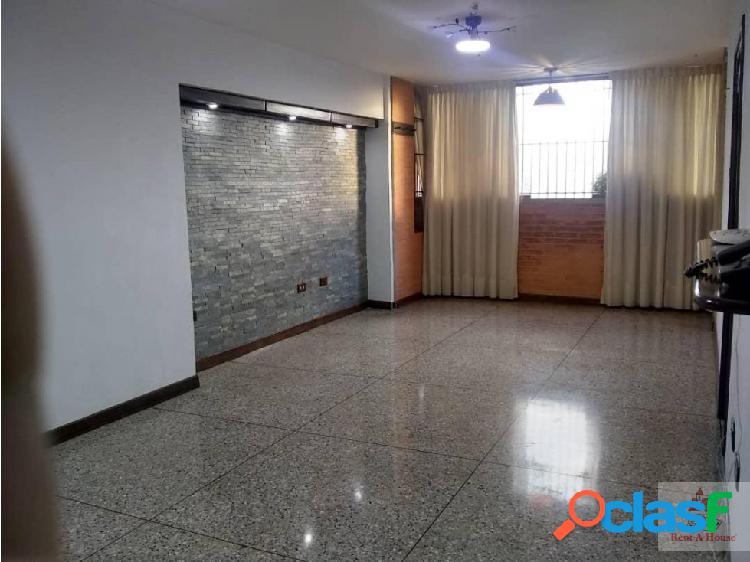 Gehijka Vende Apartamento en El Este