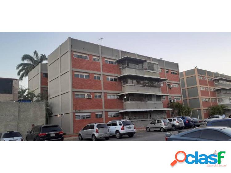 IRIS MARIN 0424-5774745 VENDE APTO ESTE BARQTO