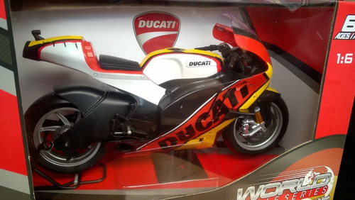 Moto Deportiva Ducati/ 33cms Largo/ Escala 1/6. Metal
