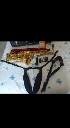 Saxofón Yas-62