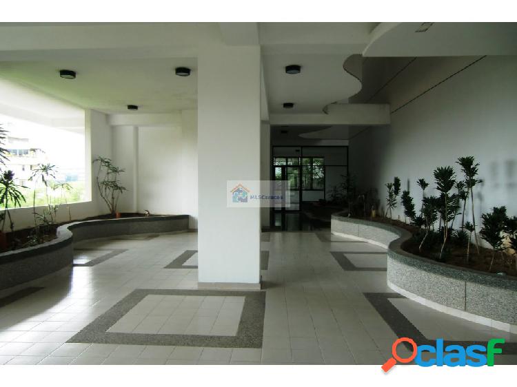 Se vende PB 337m2 3h+s/6b/7p Urb. Miranda