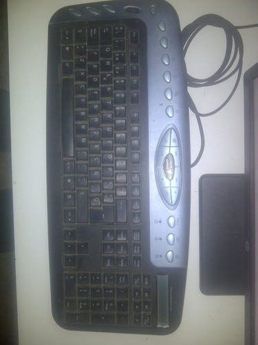 Teclado Pc Marca Genius K641 + Calculadora