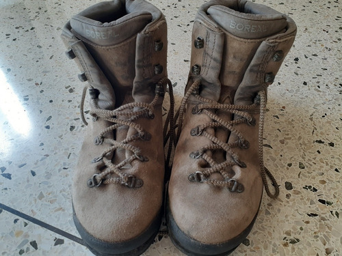 Botas De Escalada En Alta Montaña Boreal