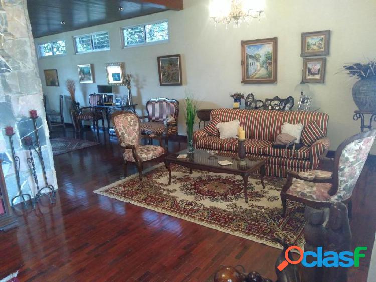 RAH: 20-175. Casa en venta en Santa Rosa