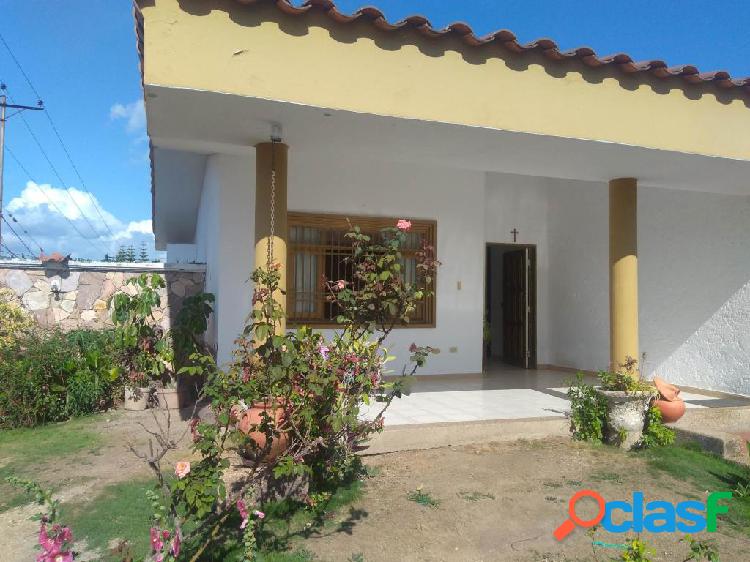 RAH: 20-203. Casa en venta en Santa Rosa