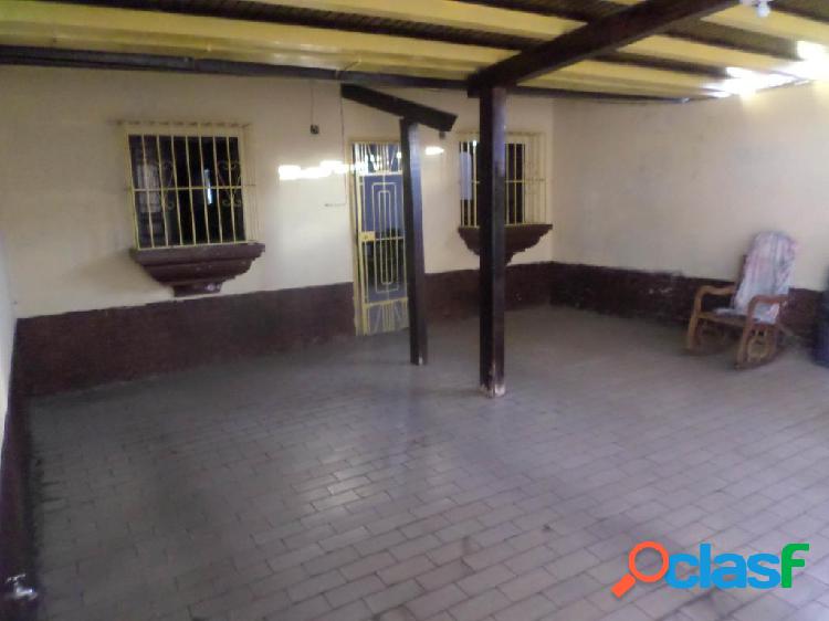 RAH: 20-6127. Casa en venta en Centro