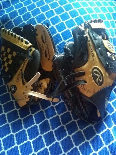 Guantes De Beisbol Uno Derecho Y Uno Izquierdo