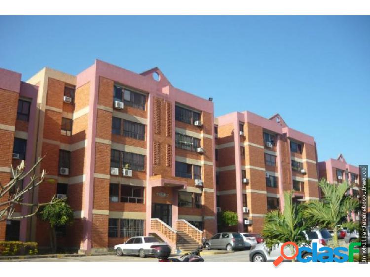 Vende comodo, fresco apartamento COD 20-3875 JEL