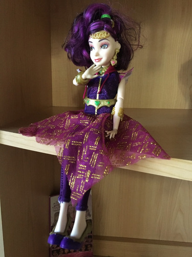 Vendo Hermosa Muñeca Descendiente Disney Mall Genie Chic