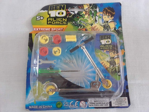 Ben 10 Set Monopatin Con Repuesto Y Herramienta Set De 2