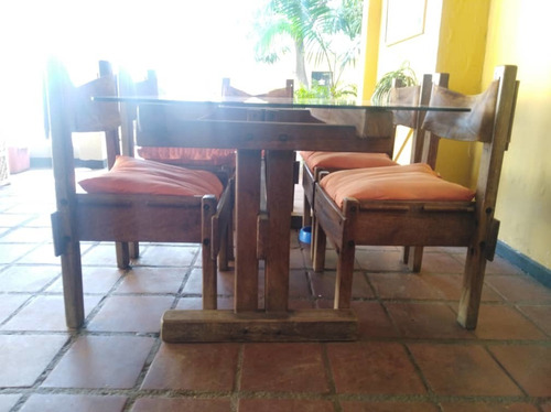 Juego De Comedor 6 Puesto En Madera Cuero Y Tope De Vidrio