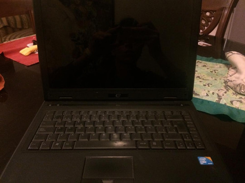 Laptop Dual Core / 4gb De Memoria / Disco Duro De 250gb