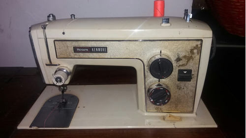 Maquina De Coser Kenmore En Buen Estado