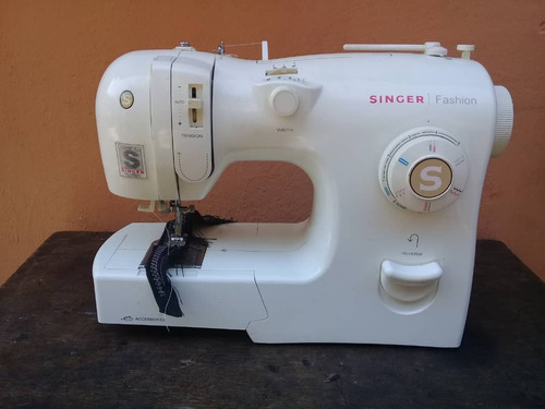 Maquina De Coser Singer Usada