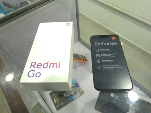 Teléfono Redmi Go + Forro + Vidrio