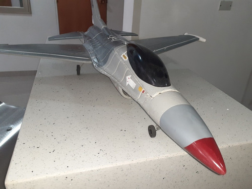 Avión F 16 Turbo Fan 11.1 Voltios