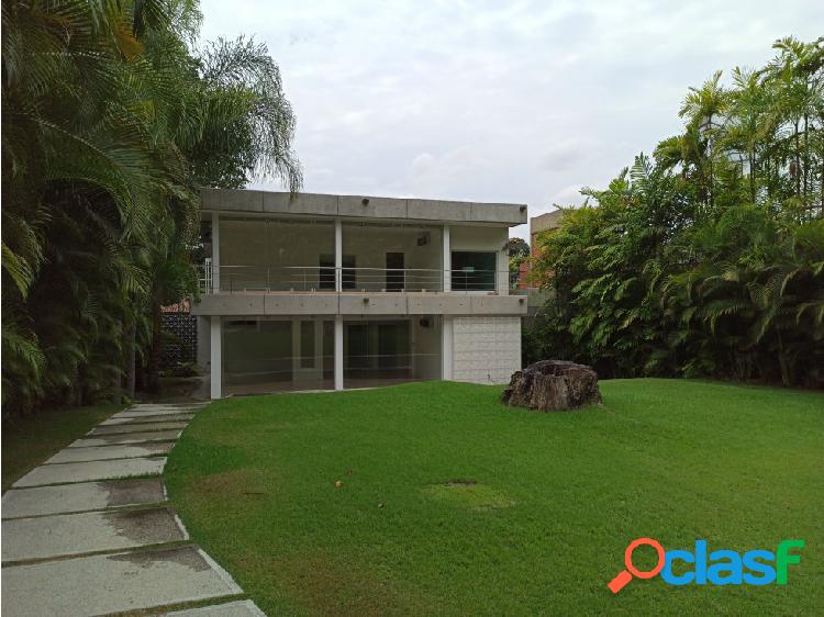 En Venta Casa en el Country Club de 950 mts