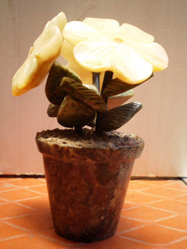 Piedra De Cuarzo Blanco En Forma De Flor. Usado. Brasileñas