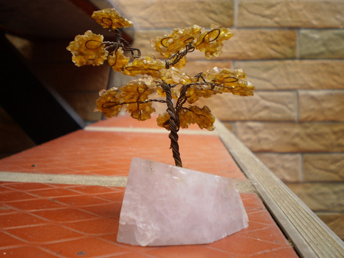 Piedra De Cuarzo Rosado Con Arbolito Amarillo. (brasileño)