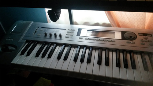 Korg Triton Le Y Yamaha S03