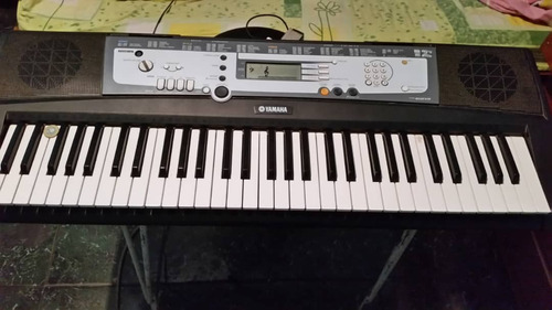 Teclado Piano Yamaha E-213