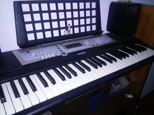 Teclado Piano Yamaha Psr-e203 Con Adaptador