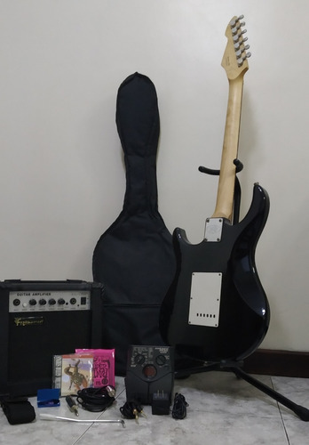 Combo Guitarra Peavy Amplificador Fretmaster Y Accesorios