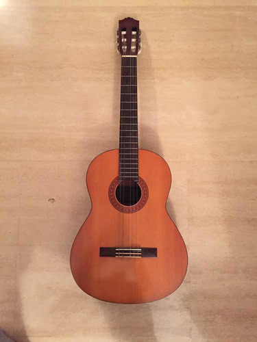 Guitarra Acústica Marca Yamaha C-40
