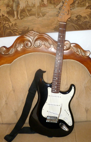 Guitarra Elect. Fender Squier Bullet Strat+estuche+correa...