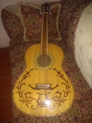 Guitarra Especial Fabricada Como Recuerdo Por Agradecimiento