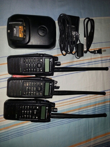 Radio Motorola Dgp  Vhf Oferte 3 Radios Y Un Cargador